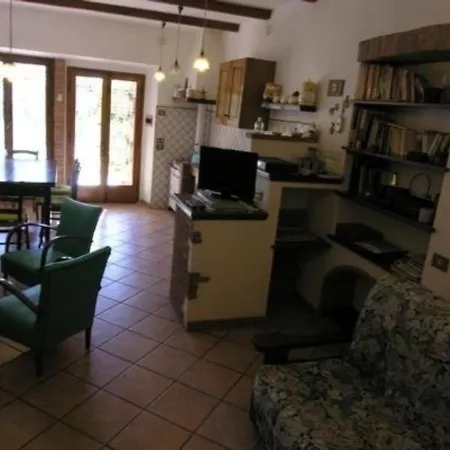 In Montieri Mit Offenem Kamin Boccheggiano