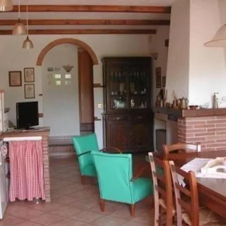 In Montieri Mit Offenem Kamin Apartamento *